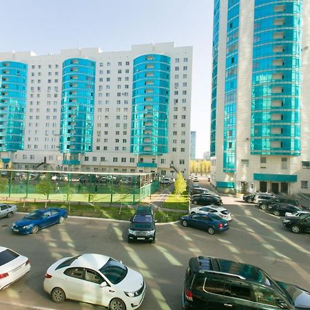 Cozy Apartment On Sarayshyq Street 5E Astana Eksteriør bilde