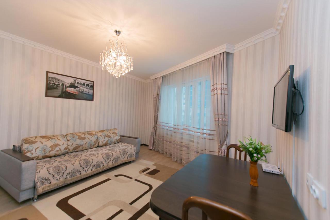 Cozy Apartment On Sarayshyq Street 5E Astana Eksteriør bilde