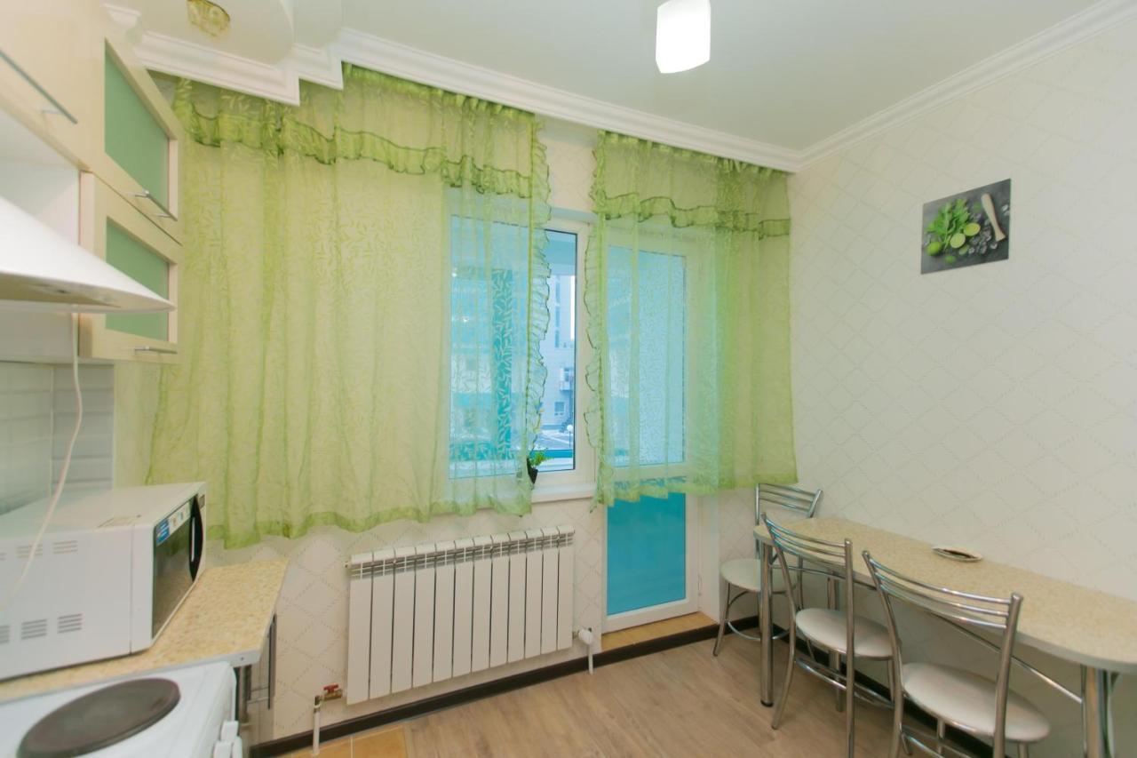 Cozy Apartment On Sarayshyq Street 5E Astana Eksteriør bilde